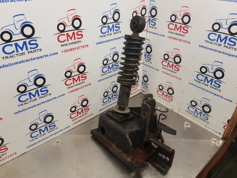 Claas Arion 640, 600, 500 Cab Back Suspension Support Assy Rhs 0021500984 - Suspensi kabin untuk Peralatan pertanian: gambar 2 Claas Arion 640, 600, 500 Cab Back Suspension Support Assy Rhs 0021500984 - Suspensi kabin untuk Peralatan pertanian: gambar 2