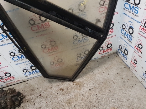 David Brown Case 1490, 1494, 1390, 1394 Cab Door Right Assembly K303284, K303700 - Pintu dan bagian: gambar 5 David Brown Case 1490, 1494, 1390, 1394 Cab Door Right Assembly K303284, K303700 - Pintu dan bagian: gambar 5