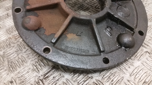 Deutz Agrotron 6.15 Rear Axle Brake Plate Housing 04417461, 33000330003 - Bagian Rem untuk Traktor: gambar 2 Deutz Agrotron 6.15 Rear Axle Brake Plate Housing 04417461, 33000330003 - Bagian Rem untuk Traktor: gambar 2