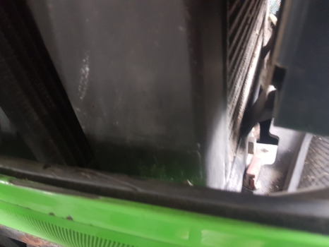 Deutz Agrotron M620, M610, M615,m640,ttv620, 610, Oil Cooler 0.015.6911.2/10 - Radiator: gambar 4 Deutz Agrotron M620, M610, M615,m640,ttv620, 610, Oil Cooler 0.015.6911.2/10 - Radiator: gambar 4