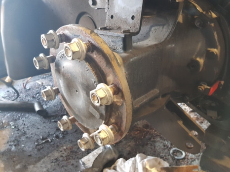 Deutz Agrotron M620 Rear Axle Hub Complete Rhs 0.900.0955.0, 0.900.1363.9 - As roda belakang: gambar 2 Deutz Agrotron M620 Rear Axle Hub Complete Rhs 0.900.0955.0, 0.900.1363.9 - As roda belakang: gambar 2