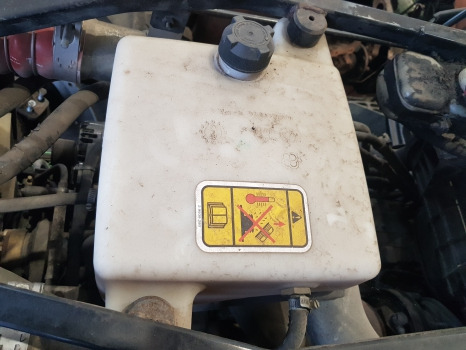 Deutz Fahr Agrotron M620, M600, Ttv610, Radiator Expansion Tank 0.015.4531.4/10 - Radiator: gambar 1 Deutz Fahr Agrotron M620, M600, Ttv610, Radiator Expansion Tank 0.015.4531.4/10 - Radiator: gambar 1