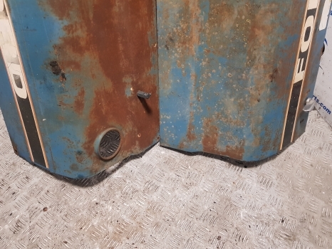 Ford 10 Series 5610, 6610, 7410, 7610, 6810 Sq Cab Bonnet Hood Panel 2 Holes - Kerudung untuk Traktor: gambar 2 Ford 10 Series 5610, 6610, 7410, 7610, 6810 Sq Cab Bonnet Hood Panel 2 Holes - Kerudung untuk Traktor: gambar 2