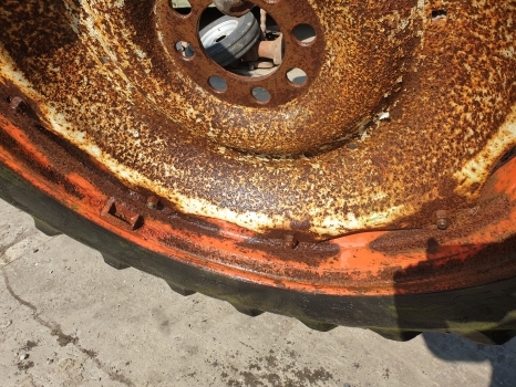Ford 13.6 R38 Wheel - Roda untuk Traktor: gambar 3 Ford 13.6 R38 Wheel - Roda untuk Traktor: gambar 3