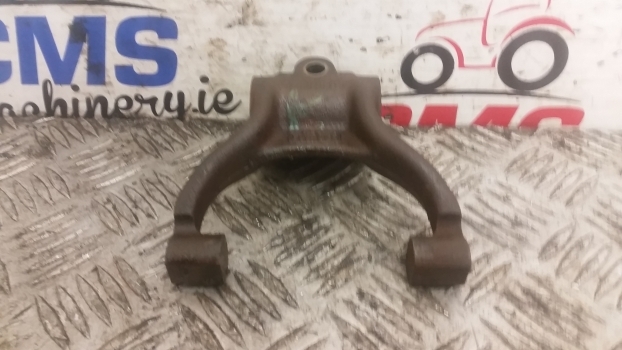 Ford 2600, 3600, 2000 Rear Axle Differential Lock Fork C5nn4n053a, C7nn7n515 - Gigi diferensial untuk Traktor: gambar 3 Ford 2600, 3600, 2000 Rear Axle Differential Lock Fork C5nn4n053a, C7nn7n515 - Gigi diferensial untuk Traktor: gambar 3