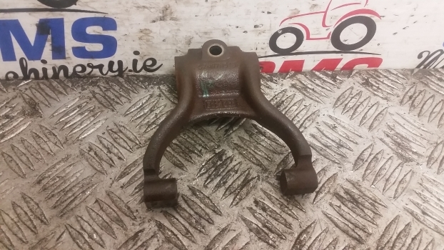 Ford 2600, 3600, 2000 Rear Axle Differential Lock Fork C5nn4n053a, C7nn7n515 - Gigi diferensial untuk Traktor: gambar 1 Ford 2600, 3600, 2000 Rear Axle Differential Lock Fork C5nn4n053a, C7nn7n515 - Gigi diferensial untuk Traktor: gambar 1