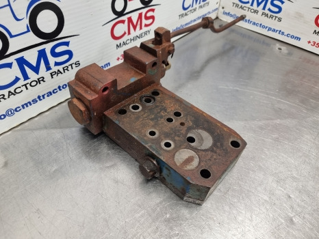 Ford 4000, 5000, 6600, 7600, 7000 Trailer Brake Valve 81829166 - Bagian Rem: gambar 3 Ford 4000, 5000, 6600, 7600, 7000 Trailer Brake Valve 81829166 - Bagian Rem: gambar 3
