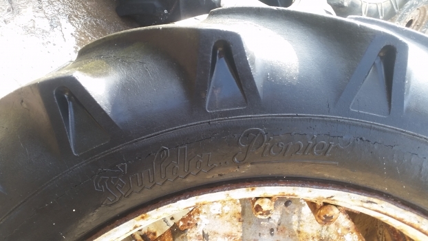 Ford 4000 Rear Wheel And Tyre 12.4/11-32. Please Check By Description - Roda untuk Traktor: gambar 4 Ford 4000 Rear Wheel And Tyre 12.4/11-32. Please Check By Description - Roda untuk Traktor: gambar 4
