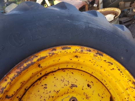 Ford 4550 Rear Wheel Rim And Tyre 18.4-26, 5% Grip, 6 Inches Centre Hole - Roda untuk Traktor: gambar 4 Ford 4550 Rear Wheel Rim And Tyre 18.4-26, 5% Grip, 6 Inches Centre Hole - Roda untuk Traktor: gambar 4