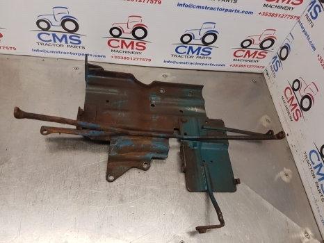 Ford 4600, 3600, 2600, 7600 Engine Bonnet Support E4nn16b814ba, 83953493 - Kerudung untuk Traktor: gambar 2 Ford 4600, 3600, 2600, 7600 Engine Bonnet Support E4nn16b814ba, 83953493 - Kerudung untuk Traktor: gambar 2