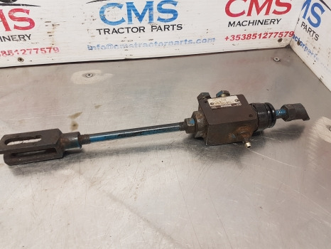 Ford 7610, 4830, 4610 Brake Rod With Valve 053800004, 83955131 - Bagian Rem untuk Peralatan pertanian: gambar 1 Ford 7610, 4830, 4610 Brake Rod With Valve 053800004, 83955131 - Bagian Rem untuk Peralatan pertanian: gambar 1