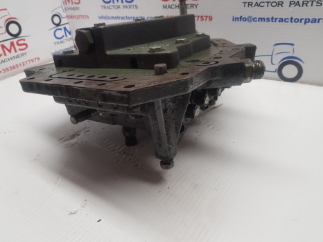 Ford 7840, 8240, 8340 Transmission Control Cover Plate F0nn7z479ag, F3nn7z479 - Penularan: gambar 4 Ford 7840, 8240, 8340 Transmission Control Cover Plate F0nn7z479ag, F3nn7z479 - Penularan: gambar 4
