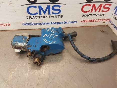 Ford 7840 Rear Differential Actuator Coupling 82014572, F0nn2n456ae, F0nn2n456af - Gigi diferensial untuk Traktor: gambar 1 Ford 7840 Rear Differential Actuator Coupling 82014572, F0nn2n456ae, F0nn2n456af - Gigi diferensial untuk Traktor: gambar 1