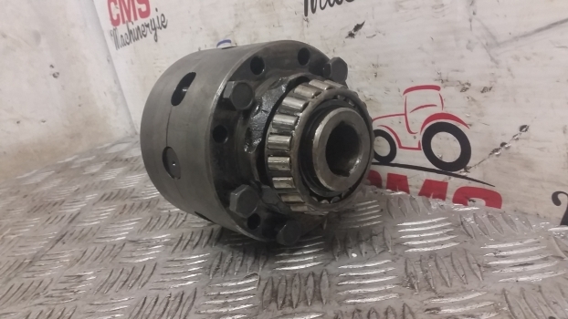 Ford 8340, 10, 40, Lb, Tlb Front Axle Differential Box Assy 9968055, 85827068 - Gigi diferensial untuk Traktor: gambar 3 Ford 8340, 10, 40, Lb, Tlb Front Axle Differential Box Assy 9968055, 85827068 - Gigi diferensial untuk Traktor: gambar 3