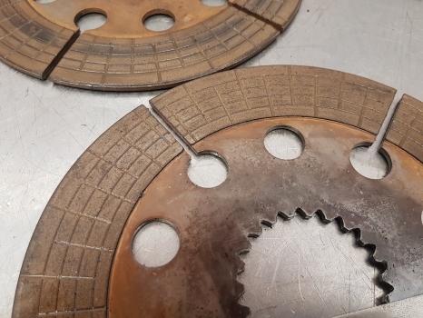 Ford 8430 10, 600, 40,ts Series, Brake Discs Kit E9nn2a097ba, E9nn2n315cb - Cakram rem untuk Traktor: gambar 4 Ford 8430 10, 600, 40,ts Series, Brake Discs Kit E9nn2a097ba, E9nn2n315cb - Cakram rem untuk Traktor: gambar 4