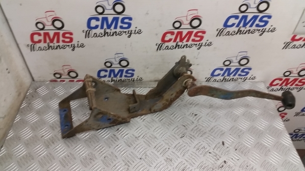 Ford Brake Pedals Bracket With Throtle Lever E4nn2k113bb11b - Bagian Rem untuk Traktor: gambar 1 Ford Brake Pedals Bracket With Throtle Lever E4nn2k113bb11b - Bagian Rem untuk Traktor: gambar 1