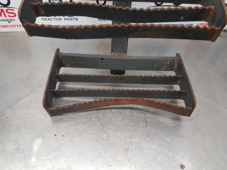Ford New Holland 40, Ts Series, Ts110, 8340 Foot Step Lhs 82007896, 82007892 - Langkah kaki untuk Peralatan pertanian: gambar 4 Ford New Holland 40, Ts Series, Ts110, 8340 Foot Step Lhs 82007896, 82007892 - Langkah kaki untuk Peralatan pertanian: gambar 4