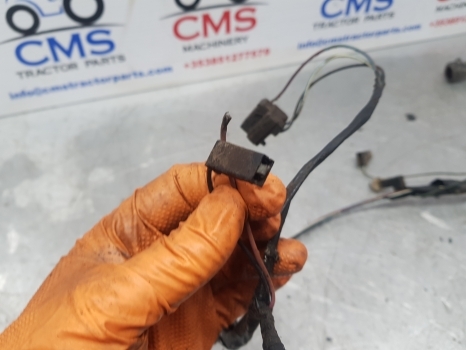Ford New Holland Ts, 40 Series 8240 Front Head Lamp Wiring Loom F0nn13n054aa - Kabel/ Kawat harness untuk Traktor: gambar 4 Ford New Holland Ts, 40 Series 8240 Front Head Lamp Wiring Loom F0nn13n054aa - Kabel/ Kawat harness untuk Traktor: gambar 4