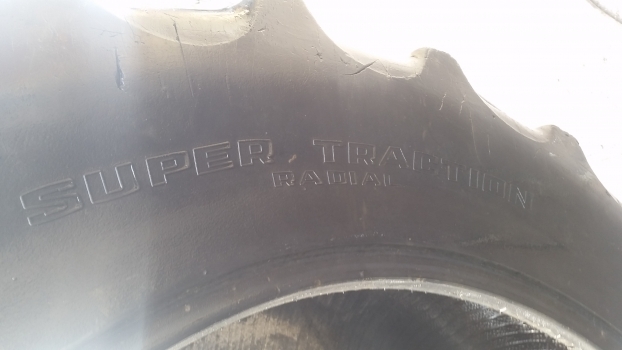 Ford Rear Tyre 16.9-38. Please Check By The Photos. - Ban untuk Traktor: gambar 3 Ford Rear Tyre 16.9-38. Please Check By The Photos. - Ban untuk Traktor: gambar 3