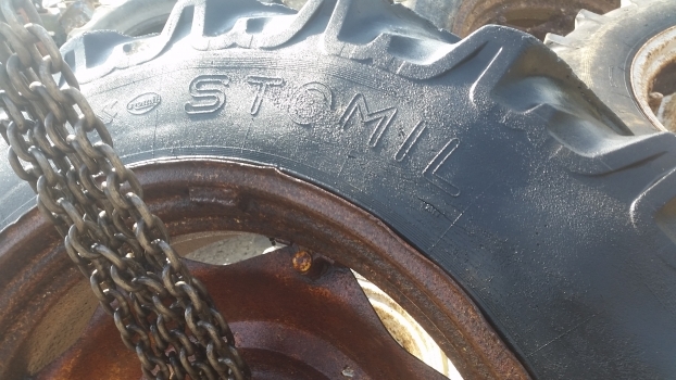 Ford Rear Wheel And Tyre 16.9-38. Please Check By The Photos. - Roda untuk Traktor: gambar 4 Ford Rear Wheel And Tyre 16.9-38. Please Check By The Photos. - Roda untuk Traktor: gambar 4