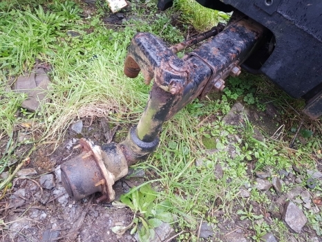 International Case 885, 884 85, 84 Xl Ser Front Axle Assy 3121242r92, 549667r92 - As roda depan untuk Traktor: gambar 4 International Case 885, 884 85, 84 Xl Ser Front Axle Assy 3121242r92, 549667r92 - As roda depan untuk Traktor: gambar 4