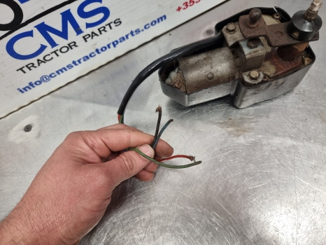 John Deere 3350, 30, 40 Series, Front Wiper Motor Al34846, 390211703 - Wiper: gambar 2 John Deere 3350, 30, 40 Series, Front Wiper Motor Al34846, 390211703 - Wiper: gambar 2