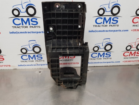 John Deere 6r 185, 6r, 6m Series, Reservoir Holder L220904 - Wiper: gambar 2 John Deere 6r 185, 6r, 6m Series, Reservoir Holder L220904 - Wiper: gambar 2