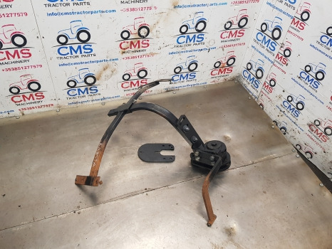 Kubota M5092 Front Axle Mudguard Bracket Lhs Assy - Spatbor: gambar 3 Kubota M5092 Front Axle Mudguard Bracket Lhs Assy - Spatbor: gambar 3