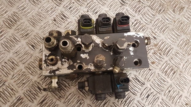 Landini Mythos 115 Transmission Hydraulic Valve Block 3648149m91, 3655022m91 - Katup hidrolik untuk Traktor: gambar 3 Landini Mythos 115 Transmission Hydraulic Valve Block 3648149m91, 3655022m91 - Katup hidrolik untuk Traktor: gambar 3