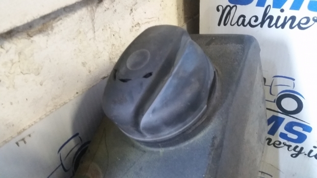 Landini Mythos Series 115 Fuel Tank 3647933m94, 3647310m91, 3652135m91 - Tangki bahan bakar untuk Traktor: gambar 4 Landini Mythos Series 115 Fuel Tank 3647933m94, 3647310m91, 3652135m91 - Tangki bahan bakar untuk Traktor: gambar 4