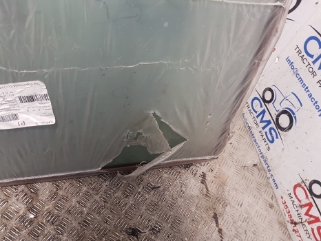 Massey Ferguson 200, 300, 600, Landini Cab Windshield 3301875m1, 3301875m3 - Jendela dan bagian untuk Traktor: gambar 5 Massey Ferguson 200, 300, 600, Landini Cab Windshield 3301875m1, 3301875m3 - Jendela dan bagian untuk Traktor: gambar 5