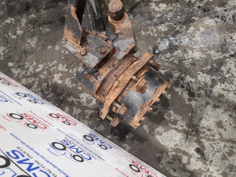 Massey Ferguson 4255,399 Ag105 Front Axle Hub Lhs Complete Ag105cdl, 3764990m93 - As roda depan: gambar 2 Massey Ferguson 4255,399 Ag105 Front Axle Hub Lhs Complete Ag105cdl, 3764990m93 - As roda depan: gambar 2