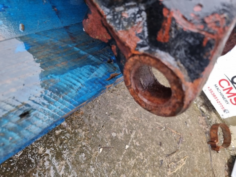 Massey Ferguson 4255, 6160 Front Axle Housing Beam 3764031r1, 3764297m91 - As roda depan: gambar 5 Massey Ferguson 4255, 6160 Front Axle Housing Beam 3764031r1, 3764297m91 - As roda depan: gambar 5