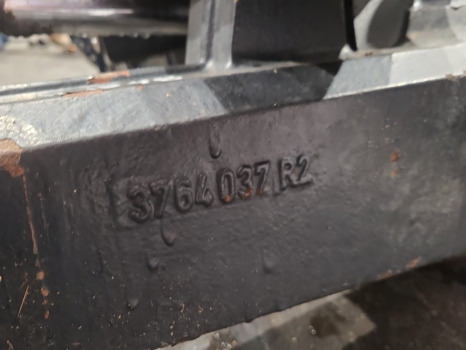 Massey Ferguson 4255 Front Axle Housing Beam Ag105cdl, 3764037r2, 3764036m91 - As roda depan: gambar 3 Massey Ferguson 4255 Front Axle Housing Beam Ag105cdl, 3764037r2, 3764036m91 - As roda depan: gambar 3