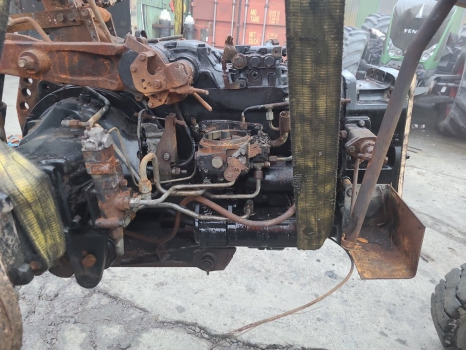 Massey Ferguson 4255 Rear Axle Centre Housing - As roda belakang untuk Peralatan pertanian: gambar 1 Massey Ferguson 4255 Rear Axle Centre Housing - As roda belakang untuk Peralatan pertanian: gambar 1