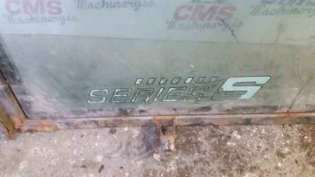 Massey Ferguson 50 Hx S Cab Rear Window Left Assembly - Jendela dan bagian untuk Backhoe loader: gambar 2 Massey Ferguson 50 Hx S Cab Rear Window Left Assembly - Jendela dan bagian untuk Backhoe loader: gambar 2