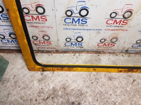 Massey Ferguson 50b Digger Cab Back Window Assy 00000 - Jendela dan bagian untuk Backhoe loader: gambar 2 Massey Ferguson 50b Digger Cab Back Window Assy 00000 - Jendela dan bagian untuk Backhoe loader: gambar 2