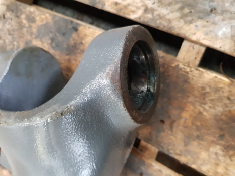 Massey Ferguson 5612, 5713 Front Axle Casting Rhs 730.01.114.65, 7300181405 - As roda depan untuk Traktor: gambar 4 Massey Ferguson 5612, 5713 Front Axle Casting Rhs 730.01.114.65, 7300181405 - As roda depan untuk Traktor: gambar 4