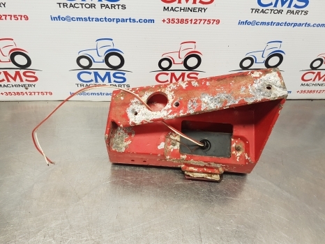 Massey Ferguson 575, 565, 590 Light Housing Left 1699013m4 - Cahaya/ Pencahayaan untuk Traktor: gambar 4 Massey Ferguson 575, 565, 590 Light Housing Left 1699013m4 - Cahaya/ Pencahayaan untuk Traktor: gambar 4