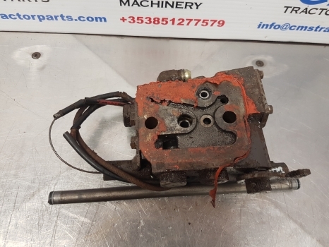 Massey Ferguson 675, 399, 372n, 375, 4225, 4255 Hydraulic Valve Assy 1679099m95 - Katup hidrolik untuk Traktor: gambar 5 Massey Ferguson 675, 399, 372n, 375, 4225, 4255 Hydraulic Valve Assy 1679099m95 - Katup hidrolik untuk Traktor: gambar 5