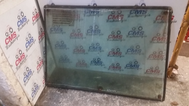 Massey Ferguson 690 Cab Frong Glass Windscreen Tg1246 - Kaca depan untuk Traktor: gambar 1 Massey Ferguson 690 Cab Frong Glass Windscreen Tg1246 - Kaca depan untuk Traktor: gambar 1
