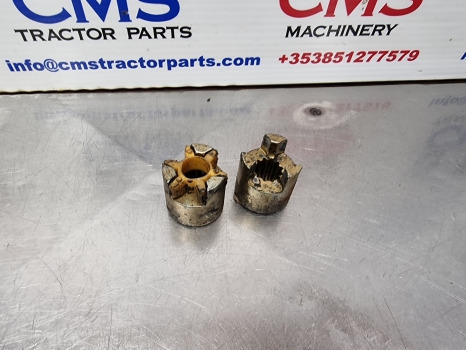 Massey Ferguson 698t, 675, 690, 1004, Steering Coupling 1680354m2 - Pengemudian: gambar 3 Massey Ferguson 698t, 675, 690, 1004, Steering Coupling 1680354m2 - Pengemudian: gambar 3