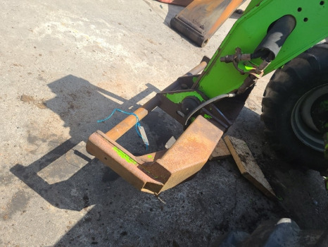 Merlo P28.7 Kt Headstock - Skrup cepat untuk Telehandler: gambar 5 Merlo P28.7 Kt Headstock - Skrup cepat untuk Telehandler: gambar 5