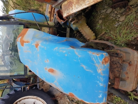 New Holland 60, Tm Series 8160 Engine Hood Bonnet 82005636, 82005635, 82021792 - Kerudung untuk Traktor: gambar 2 New Holland 60, Tm Series 8160 Engine Hood Bonnet 82005636, 82005635, 82021792 - Kerudung untuk Traktor: gambar 2