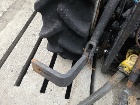 New Holland T4.90 V, T4020v, Tn75na, T4030n Lift Arm Lhs, Rhs 87710990 - Penangguhan: gambar 1 New Holland T4.90 V, T4020v, Tn75na, T4030n Lift Arm Lhs, Rhs 87710990 - Penangguhan: gambar 1