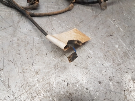New Holland T4, T5, T4000 Series T5.95, T105, T4.95 Headlamps Wiring Loom - Kabel/ Kawat harness untuk Traktor: gambar 2 New Holland T4, T5, T4000 Series T5.95, T105, T4.95 Headlamps Wiring Loom - Kabel/ Kawat harness untuk Traktor: gambar 2