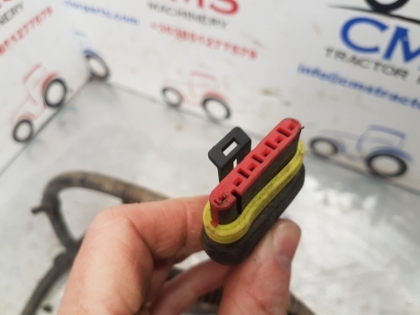 New Holland T4, T5, T4000 Series T5.95, T105, T4.95 Headlamps Wiring Loom - Kabel/ Kawat harness untuk Traktor: gambar 5 New Holland T4, T5, T4000 Series T5.95, T105, T4.95 Headlamps Wiring Loom - Kabel/ Kawat harness untuk Traktor: gambar 5
