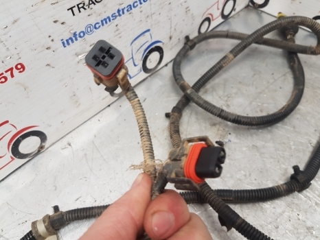 New Holland T4, T5, T4000 Series T5.95, T105, T4.95 Headlamps Wiring Loom - Kabel/ Kawat harness untuk Traktor: gambar 4 New Holland T4, T5, T4000 Series T5.95, T105, T4.95 Headlamps Wiring Loom - Kabel/ Kawat harness untuk Traktor: gambar 4