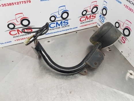 New Holland T5.120, T5, T4 Work Light Bracket Lhs 47454263 - Cahaya/ Pencahayaan untuk Traktor: gambar 4 New Holland T5.120, T5, T4 Work Light Bracket Lhs 47454263 - Cahaya/ Pencahayaan untuk Traktor: gambar 4