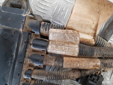 New Holland T5.95 Engine Wiring Loom 47580077, 84357520, 47383128 - Kabel/ Kawat harness untuk Traktor: gambar 4 New Holland T5.95 Engine Wiring Loom 47580077, 84357520, 47383128 - Kabel/ Kawat harness untuk Traktor: gambar 4